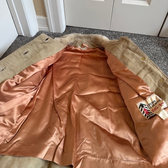 London Leathers by Lilli Ann Tan Fuzzy Jacket with Wide Collar and Cuffs - Picture 5 of 6